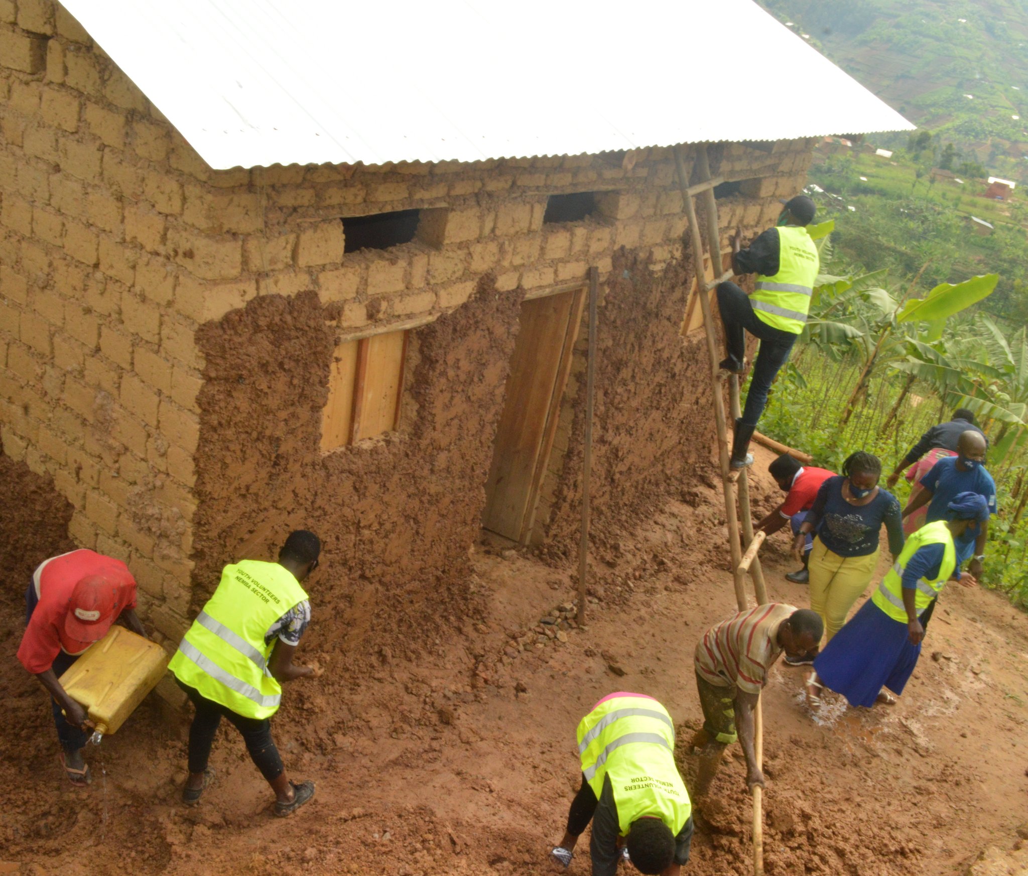 Bafashije abatishoboye kubona amacumbi