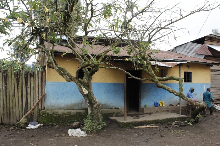 Inzu Bariyanga yabanagamo n'umuryango we