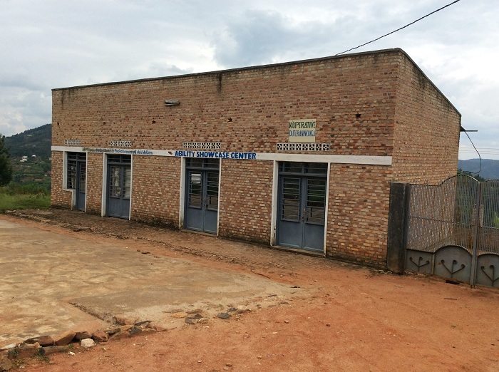 Inzu babikagamo amashashi mu Mudugudu wa Gitima