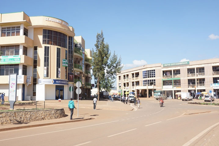 Inzu ya Semuhungu yubatse mu Mujyi wa Huye iteganye n'isoko rishya.
