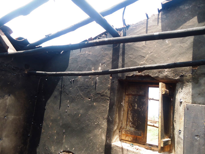 Inzu yatwitswe nta muntu wayirayemo.