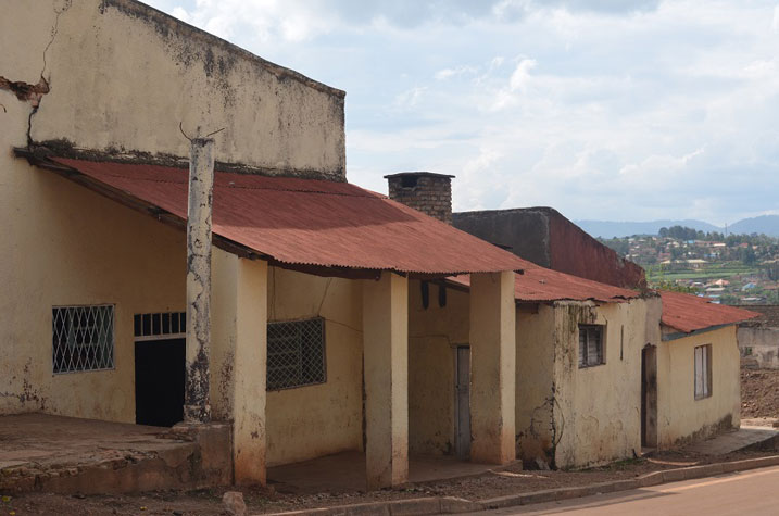 Inzu zimaze imyaka zidakorerwamo zabaye nk