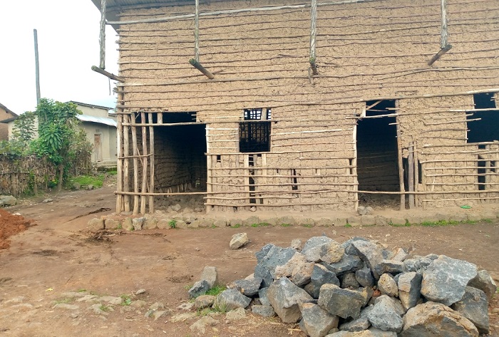 Hari abubakaga amikoro agashira inzu zituzuye zikangirika