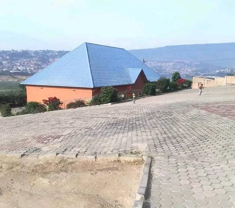 Urusengero rwa Ebenezer Rwanda ruri i Giheka rwari rugiye kugurishwa