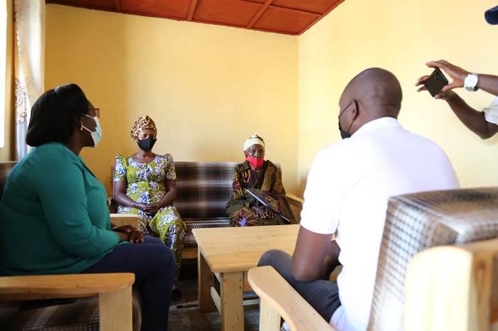 Ntibazongera kugira ikibazo cy'aho bicaza ababagenderera