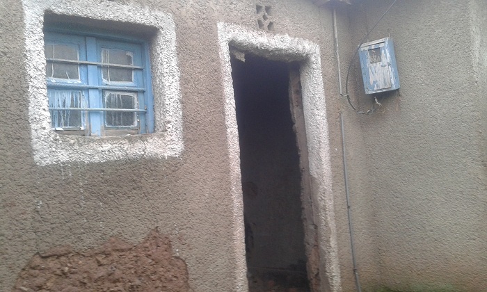 Inzu babagamo bamaze kuzikuraho inzugi