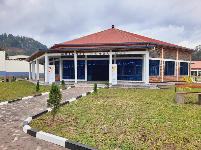 Uretse inzu nshya yafunguwe ku mugaragaro, inzu zisanzwe nazo zarasanwe