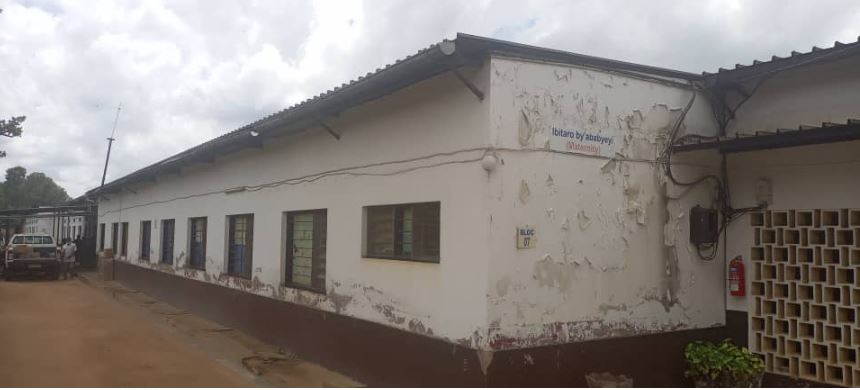 Inyubako yakira ababyeyi yari imaze gusaza cyane