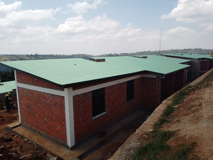 Aya mabati ngo agaragaza umucyo mu nzu kandi ntabwo yangiza ikirere