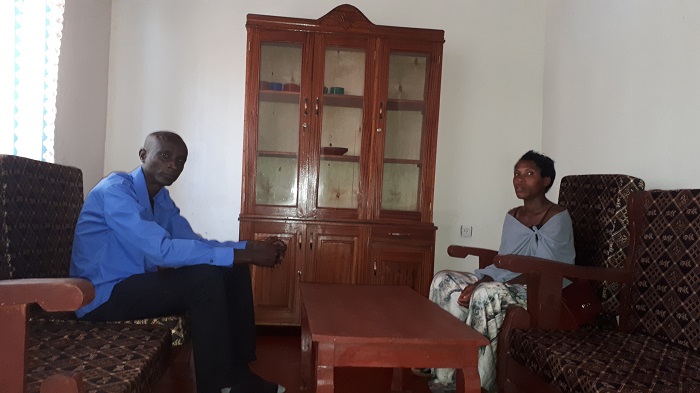 Umugore wa Habimana yiyemeje gukora kugira ngo atazongera kugora Leta yabahaye icumbi