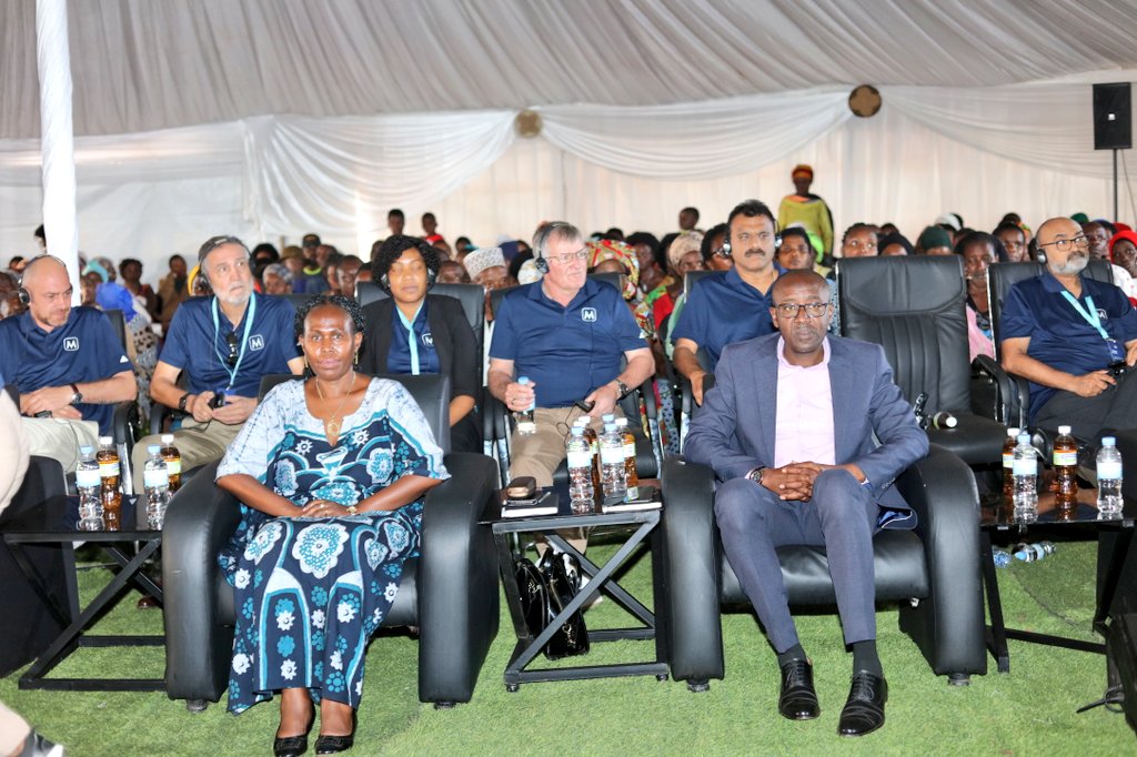 Abayobozi bitabiriye iki gikorwa