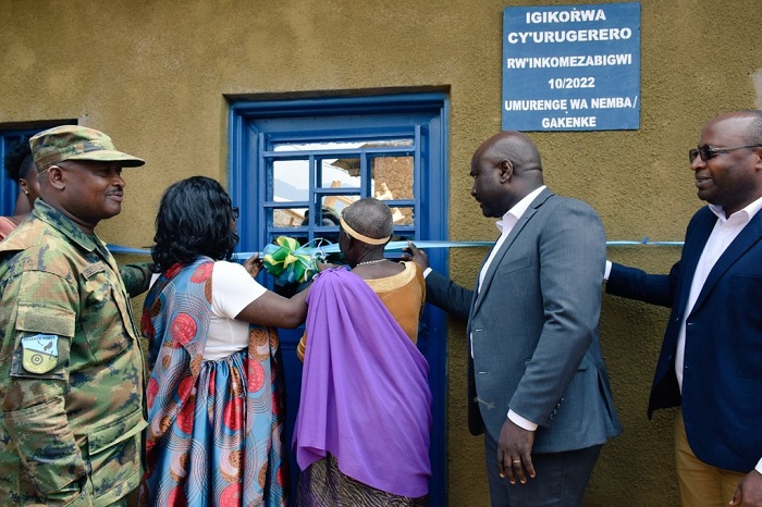 Bafunguye ku mugaragaro inzu zubakiwe abatishoboye