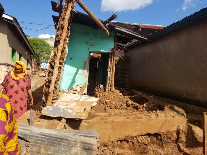 Inzu yabagamo yari yarasenyutse kubera ibiza