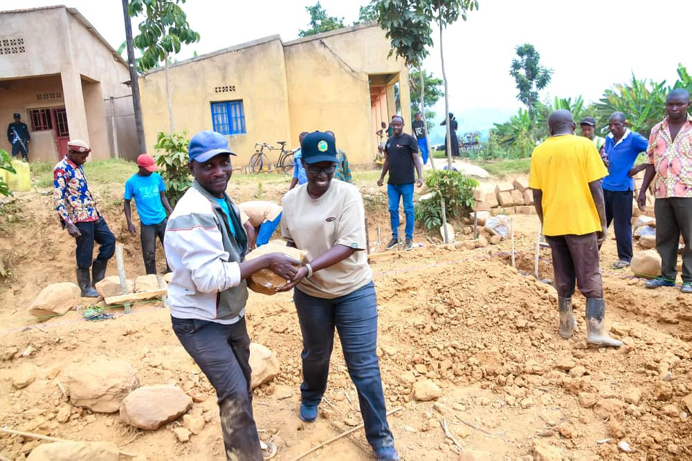 Meya Kayitare avuga ko Umunyarwanda agomba gutura ahamuhesha agaciro