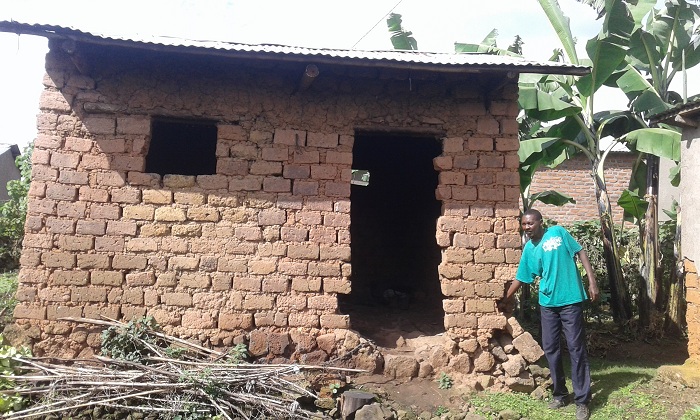 Inzu batekeramo na zo zatangiye gusenyuka