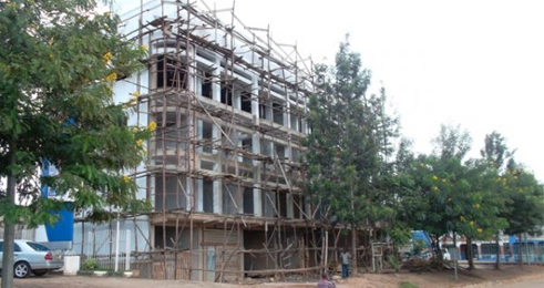 Iko iyi nyubako yari imeze mbere yo kugwa. (Foto: Dan Ngabonziza)