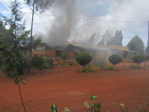 Byageze mu gisenge umuriro uba mwinshi.