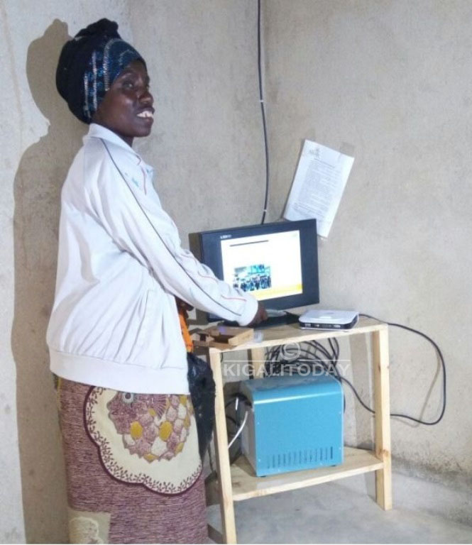 Izo nzu zahawe ababaga mu manegeka muri Ngororero zirimo Tereviziyo na Radiyo