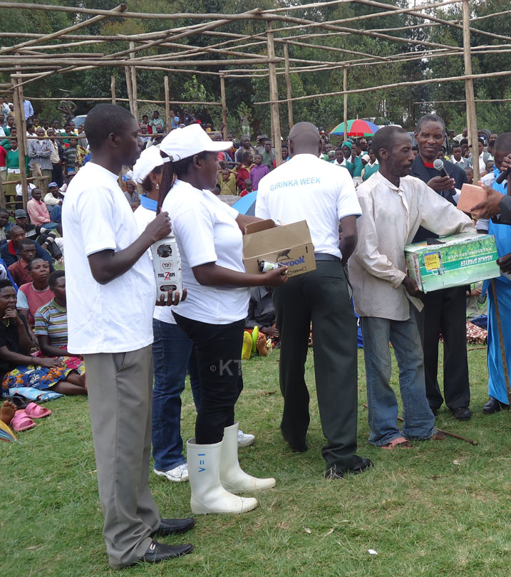 Ibikoresho bahawe bizabafasha mu bworozi bwabo