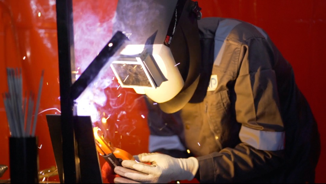 Umwuga wo gusudira ni umwe mu yo Abanyarwanda bajyanye mu marushanwa muri Namibia