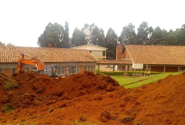 Imirimo yo kubaka ibyo byumba yatangiye