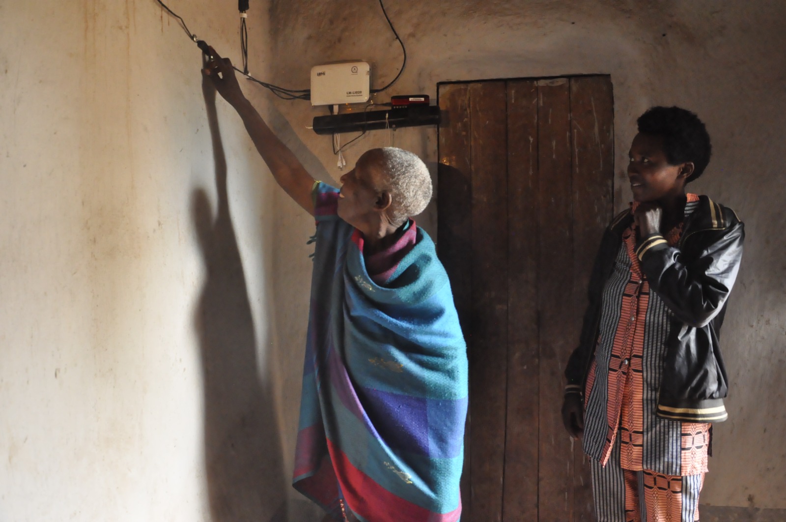 Mukakamanzi Donatha yishimiye umuriro yahawe na IPRC Tumba