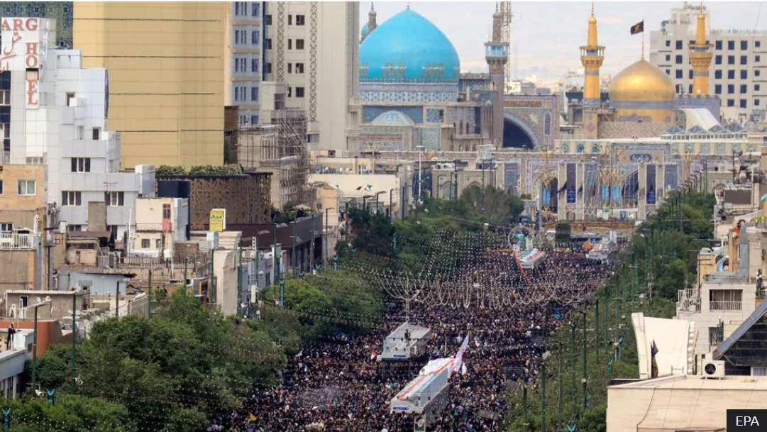 Imbaga y'abantu yitabiriye umuhango wo gushyingura Perezida Raisi wa Iran