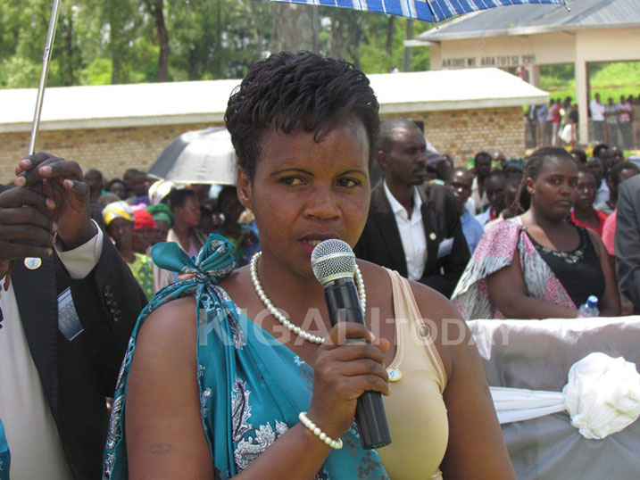 Irene Mukabalisa avuga ko aba bashyinguye batuguye i Kinazi ari abahagarariye abo batabashije kubona baguye muri ISAR Songa.