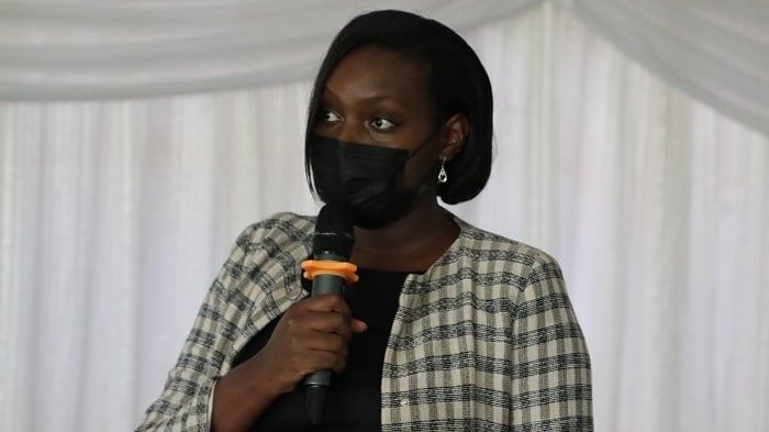 Minisitiri Irere yasabye abahawe mudasobwa kuzifata neza