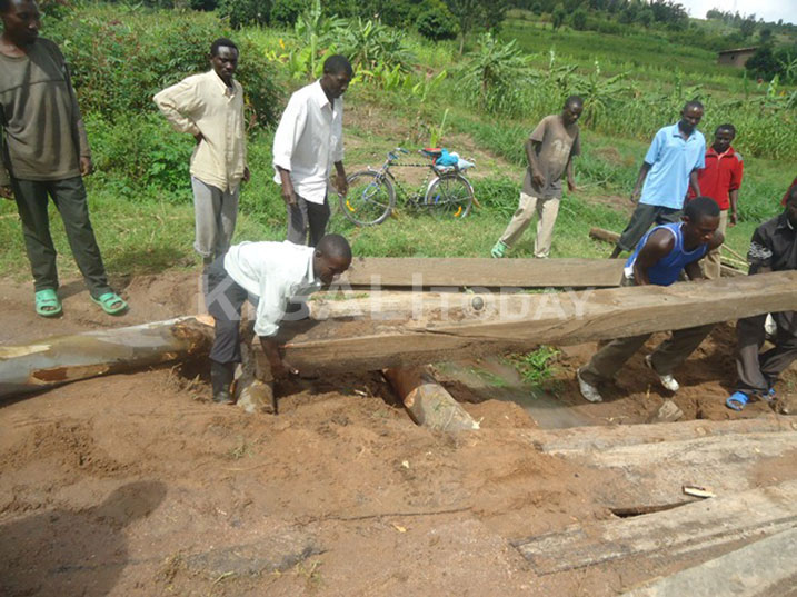 Uyu muhanda ugana ku Bitaro bya Kinazi no ku ruganda rutunganya imyumbati rwa Kinazi.