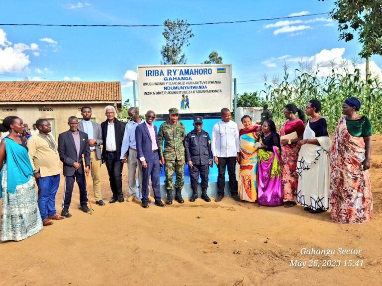 Abaturage bazajya bahahurira baganire ku byubaka amahoro