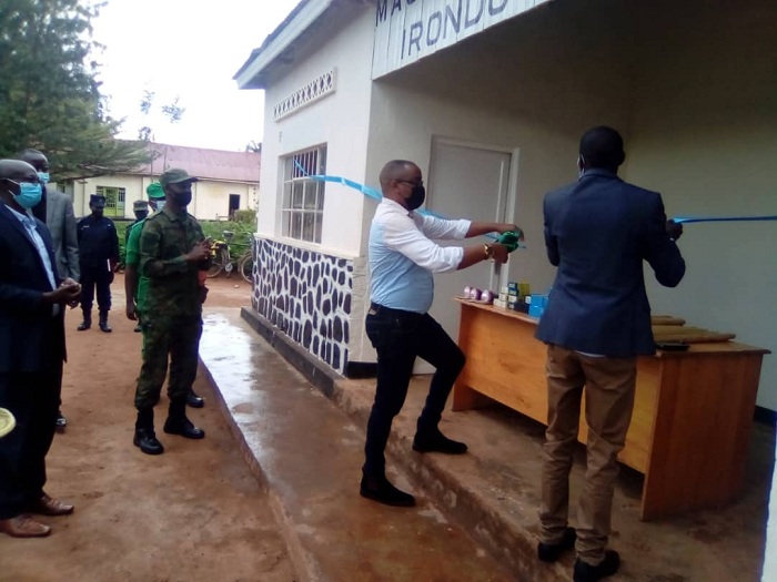 Ubwo iryo guriro ryatahwaga ku mugaragaro