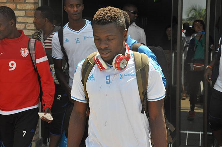 Isaac Muganza watsindiye rayon Sport igitego.