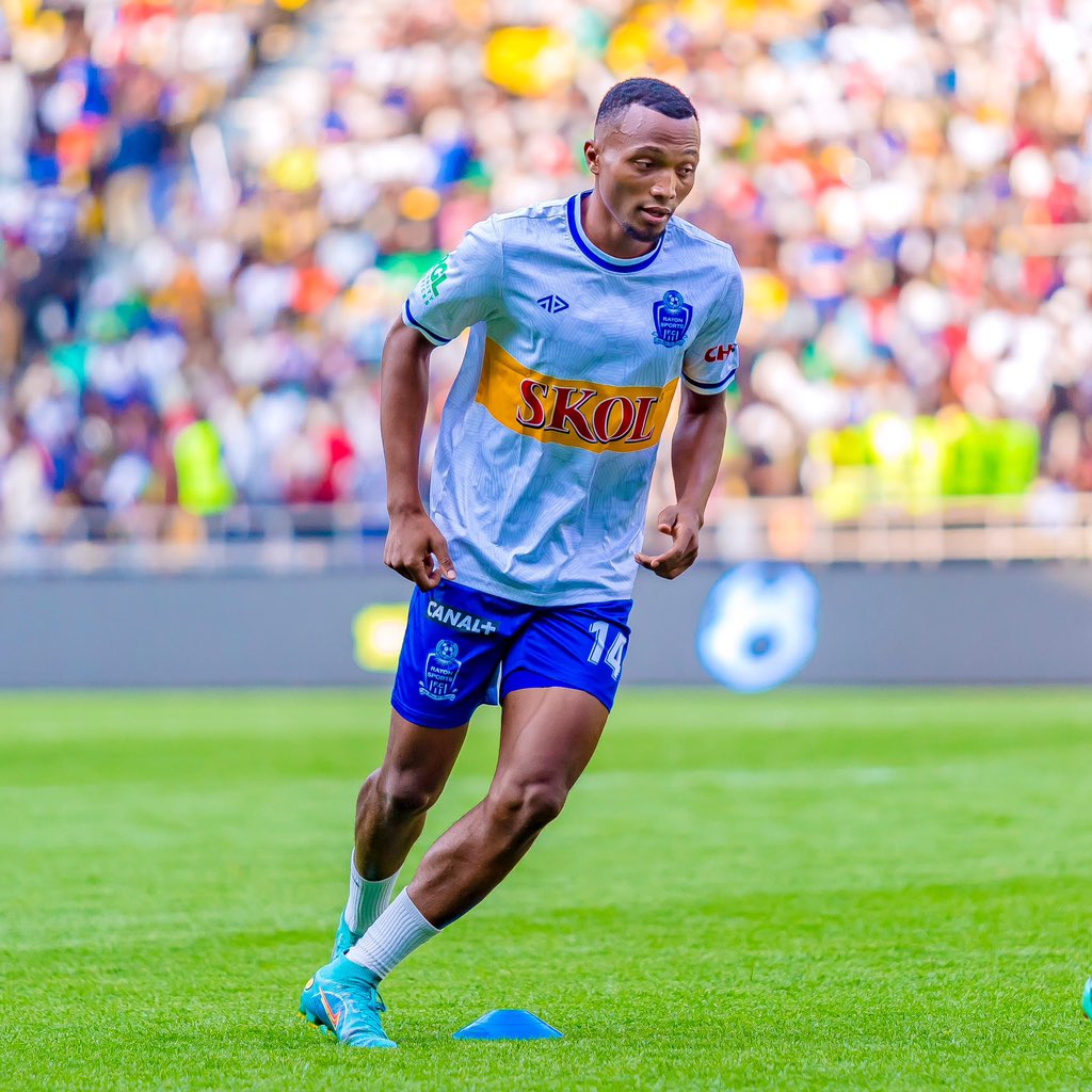 Ishimwe Ganijuru Elie ukina inyuma ibumoso