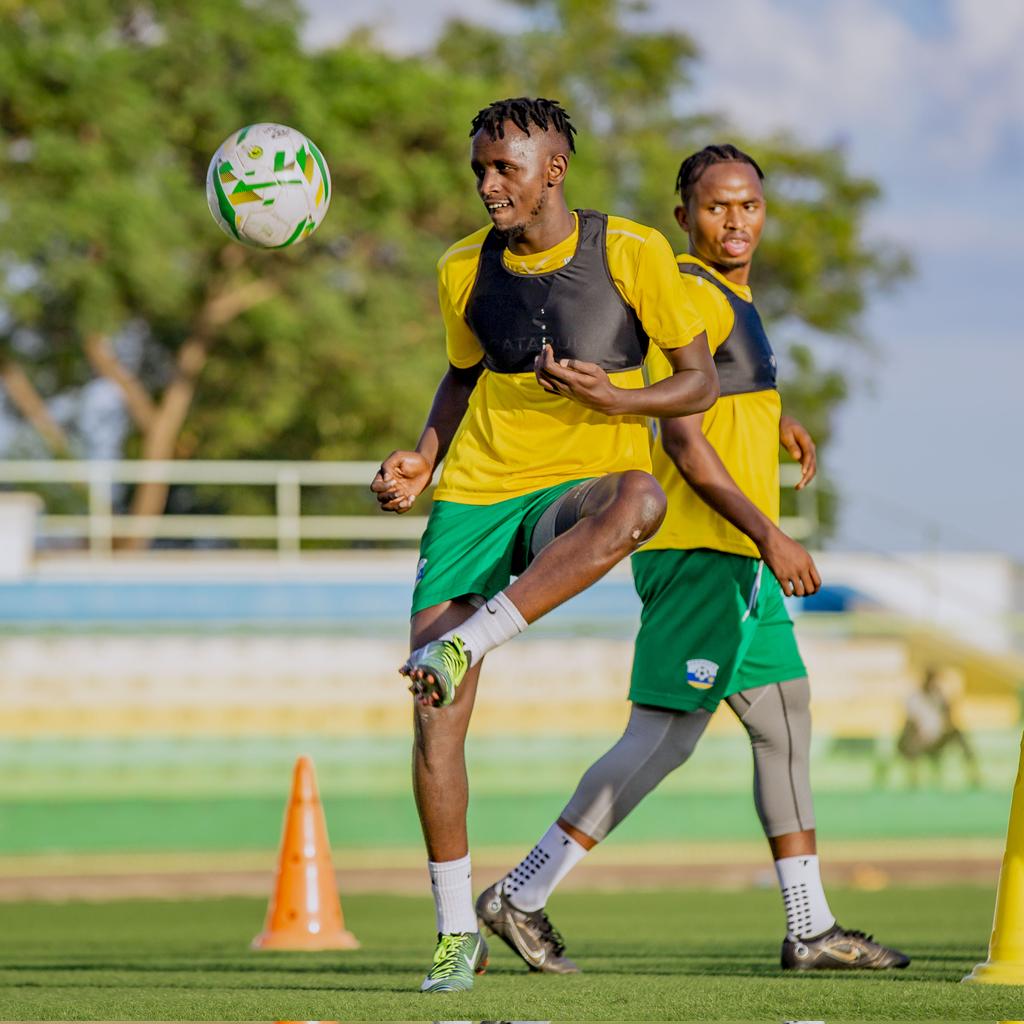 Ishimwe Girbert ukinira Orebro Syrianska yo muri Sweden na Muhire Kevin mu myitozo