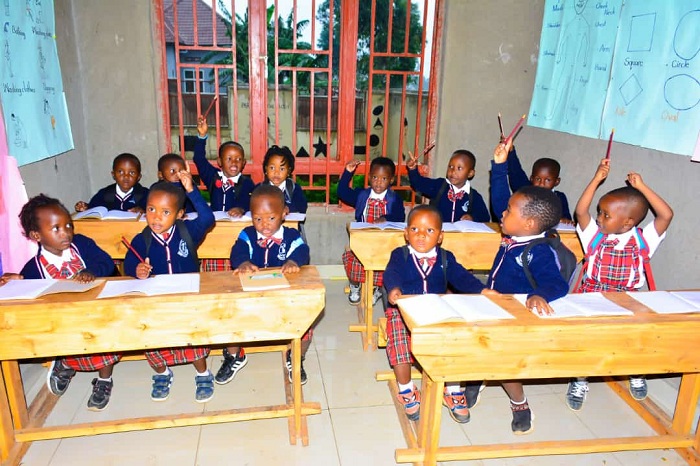 Abana biga muri Read Nursery School bamaze guhabwa ubumenyi bubafasha kuvuga Igifaransa n'Icyongereza