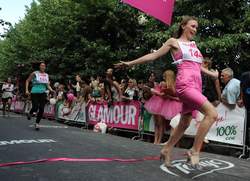 Uwatsinze irushanwa yahawe amayero 2500.