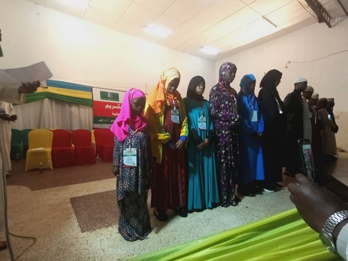 Abakobwa barushanyijwe hamwe n'abahungu barushanyijwe. Buri cyiciro cyarushanwaga ukwacyo