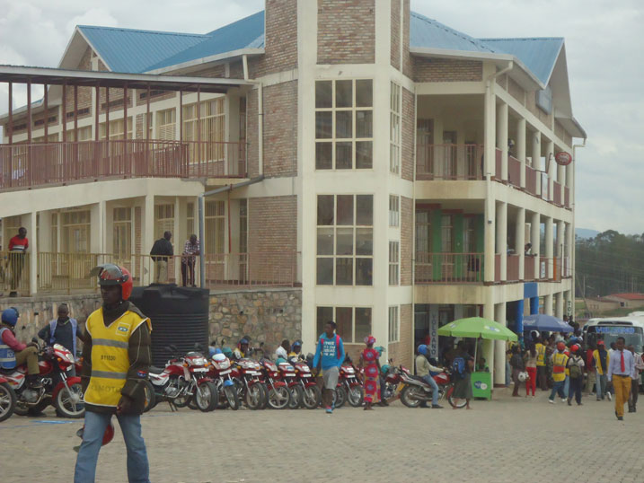 Inyubako nshya y'isoko rya Ruhango.