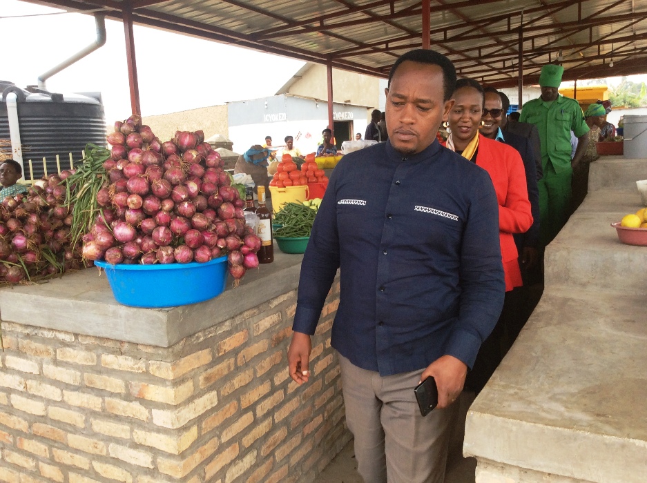 Abakiriya bazajya bisanzura bareba ibyo bahaha