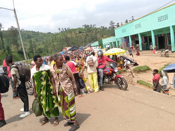 Ubuke bw'Inzu z'ubucuruzi zihari ntibworohera abakenera kugamisha ibicuruzwa mu gihe cy'imvura