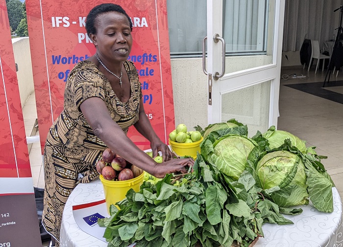 Nyirandikubwimana Mariya yishimiye ko hagiye kuboneka igisubizo cy'umusaruro bajyaga babura iyo berekeza