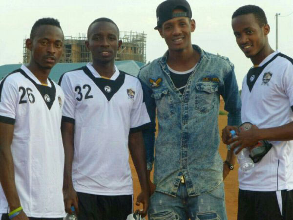 Issa (wambaye no 26) na Bukebuke (wambaye no 32) ni abasore APR FC yakuye mu Burundi ariko batari bayifasha uyu mwaka.