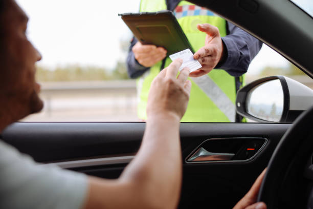 Yafashwe atanga serivisi zo kwiyitirira amakosa yo mu muhanda yakozwe n