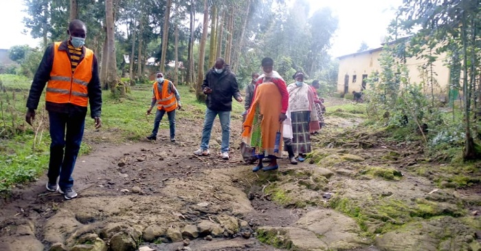 Abaturage bishyiriyeho icyemezo cyo kujya bagenzura ingo za bagenzi babo aho basanze umwana bakabacyebura