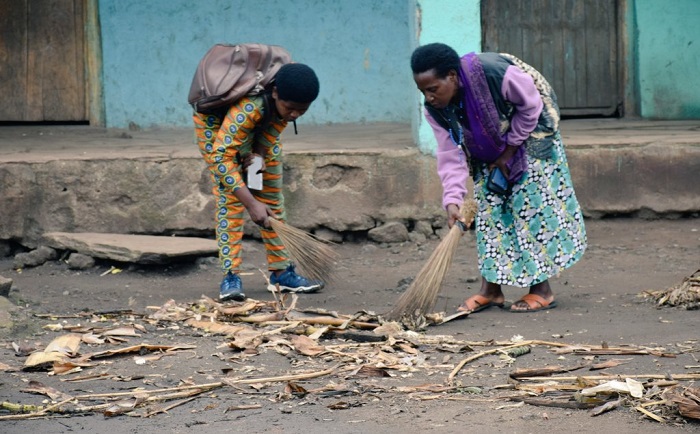 Abaturage na bo ngo baterwa ikimwaro n'ipfunwe ry'uko aka Karere kagaragara mu turangwamo umwanda