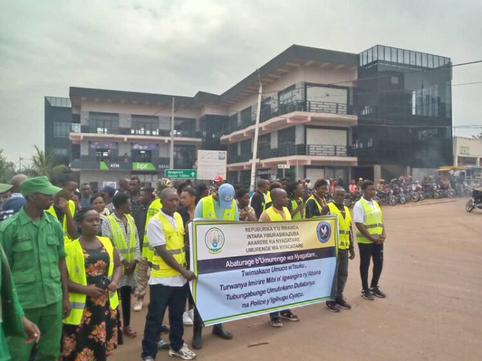 Ku bufatanye na Polisi y'Igihugu hakozwe ubukangurambaga ku kwita ku isuku