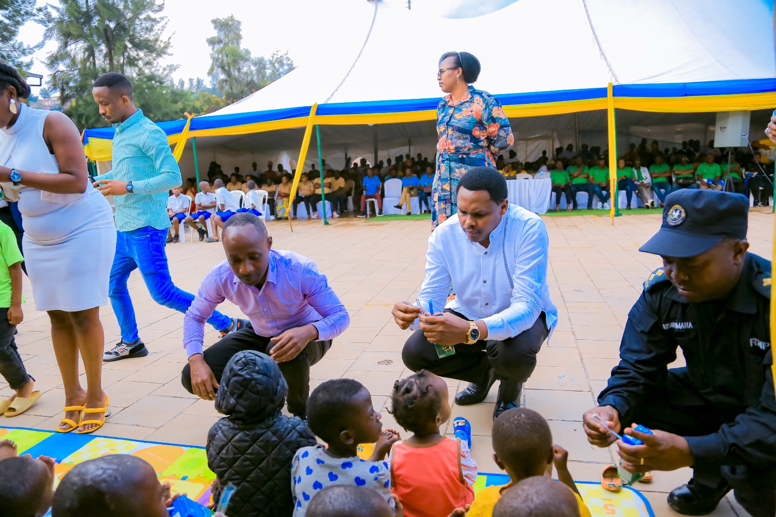 Abana bahawe amata mu rwego rwo kubarinda igwingira