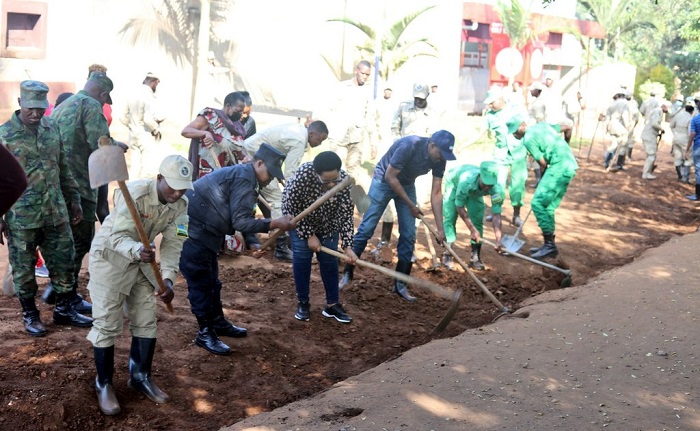 Batunganyije n'inkengero z'imihanda
