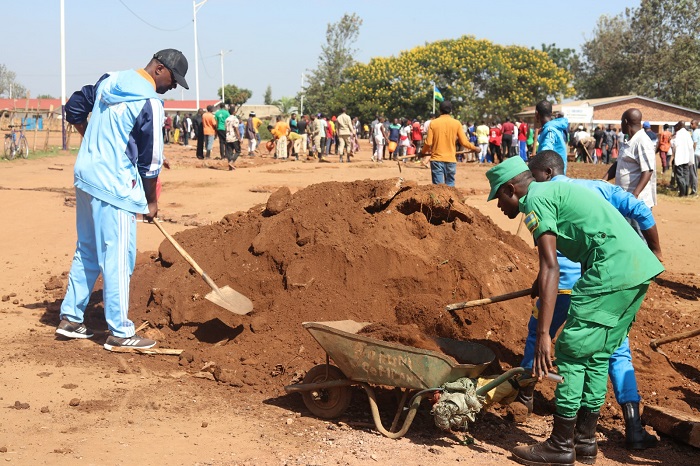 Kubakira abatishoboye nabyo biri mu byibanzweho mu muganda usoza Mutarama